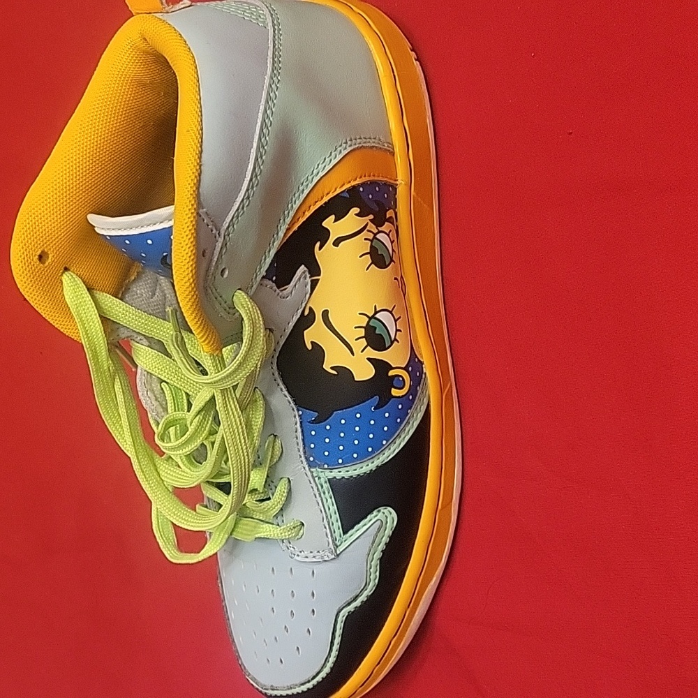 *RARE* Colorful Betty Boop Toon High-Top Sneakers - Picture 8 of 11